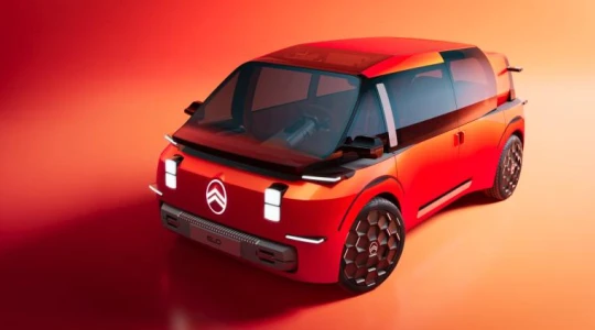 Citroën Elo mierzy niewiele ponad 4 m, a pomieści 6 osób. Intrygujący koncept