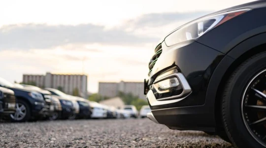 Kupujesz używane auto z Niemiec? Audi ostrzega przed armią oszustów – uważaj na te maile! [Lista]