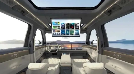 Ekrany i jeszcze więcej ekranów. Volkswagen prezentuje ID. Era 9X, którego nie kupisz w Europie