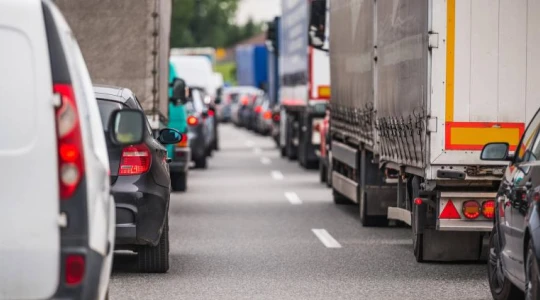Polska mistrzem Europy... w staniu w korkach. Te miasta to drogowy horror