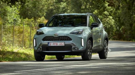 Toyota Yaris Cross AWD-i z mocniejszą hybrydą w wersji Comfort. Najtańsze 4x4 w ofercie